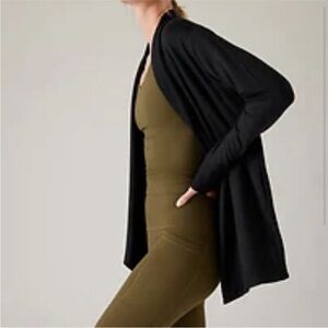 Athleta Pranayama Wrap Black Medium with Pockets